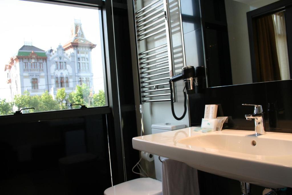Hotel Villa Rosario Ii, Edificio Moderno Ribadesella Luaran gambar